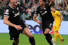 阿斯顿维拉蒙奇转会风波：埃梅里战术调整应对挑战