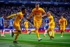 巴萨前锋五场连中三元，高效进球助力巴塞罗那联赛领先