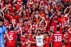 英超积分榜风云：利物浦领跑，曼联低谷，热刺紧追